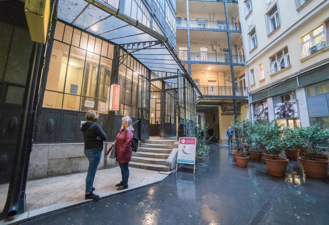 Maria Boutique Suits Budapest Kültér fotó
